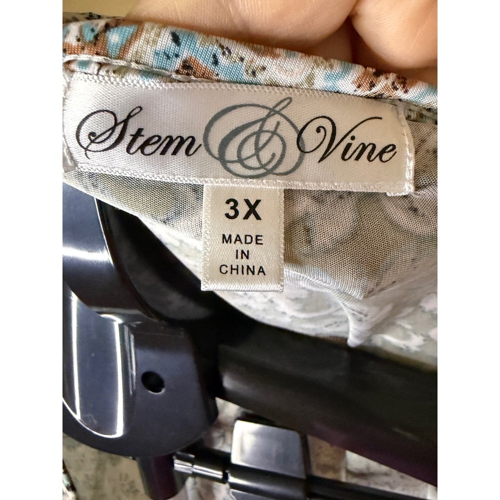 Stem & Vine Womens Plus 3X Patchwork Floral Paisley V-Neck Top Crochet Lace Cuff - Picture 4 of 5